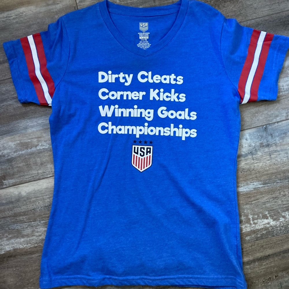Girls USA Soccer T-shirt, Youth size Large NWOT